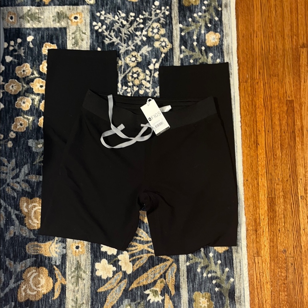 Black Livingston Scrubs size S